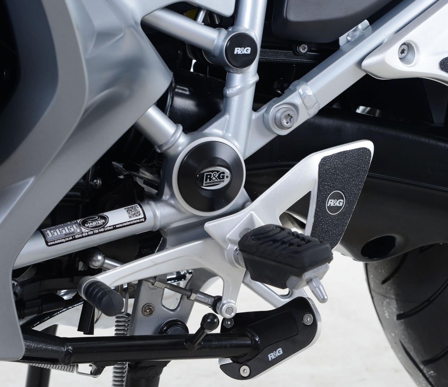 R&G Racing Frame Plug set (swingarm pivot mount - pair) for MV Agusta 800 Superveloce '20-'22, Brutale 1090 '13-'19, 1090R / 1090RR '05-'19 R&G Racing Frame Plug set (swingarm pivot mount - pair) for MV Agusta 800 Superveloce '20-'22, Brutale 1090 '13-'19, 1090R / 1090RR '05-'19